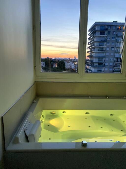 Suite « Body Love » - Jacuzzi Privatif Creteil Bagian luar foto