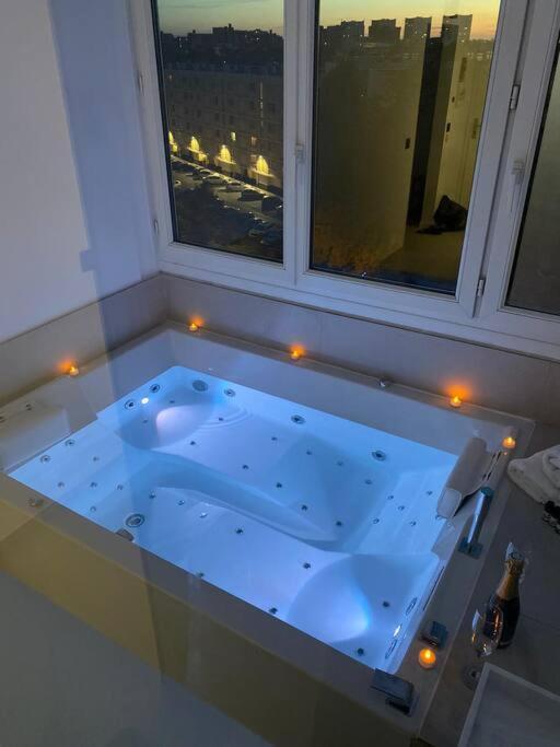 Suite « Body Love » - Jacuzzi Privatif Creteil Bagian luar foto
